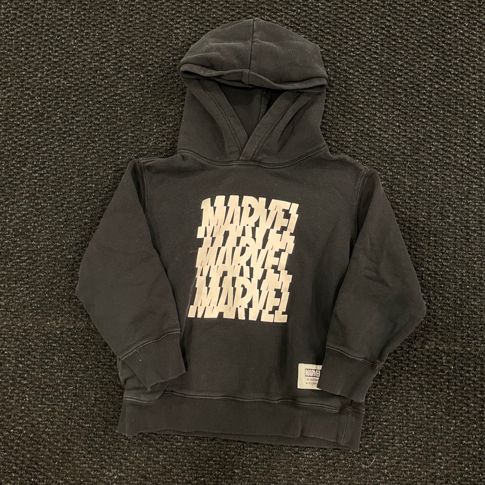 Uniqlo Kids Marvel Graphic Hoodie Sweatshirt Size 3-4 Black Cotton Spandex‎